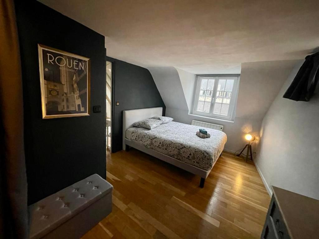 Sous Les Clochers De Rouen - Spacieux Logement Екстер'єр фото