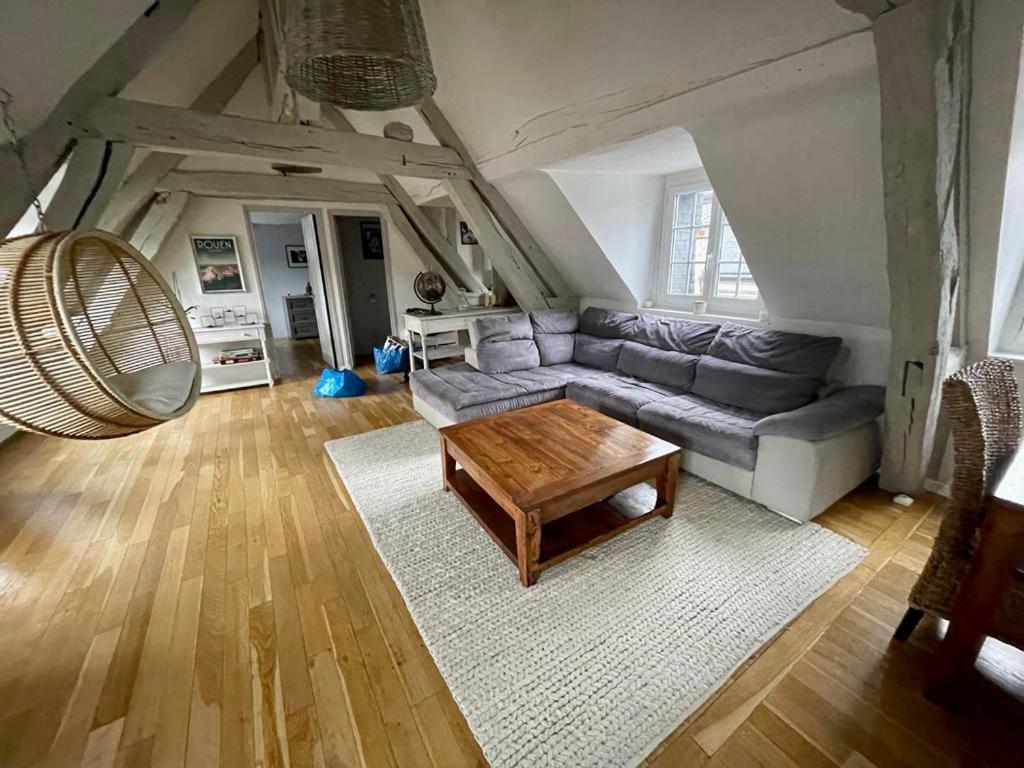 Sous Les Clochers De Rouen - Spacieux Logement Екстер'єр фото